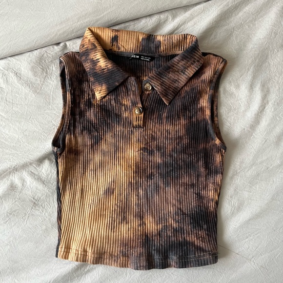 Tops - Sleeveless crop top